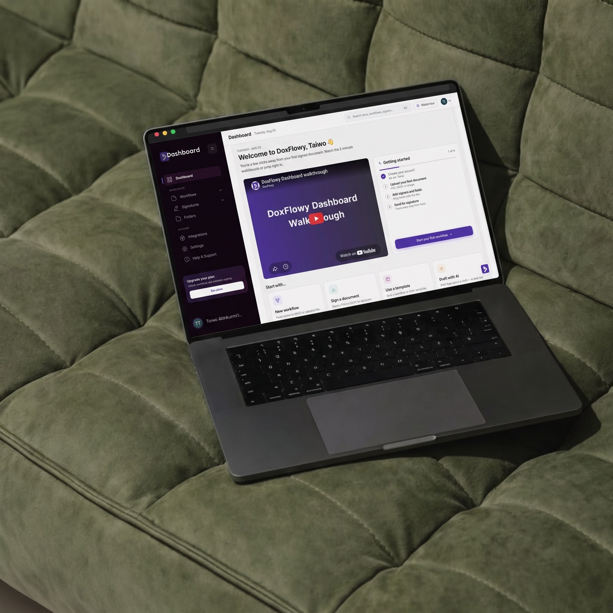 Doxflowy — SaaS · +42% sign-ups